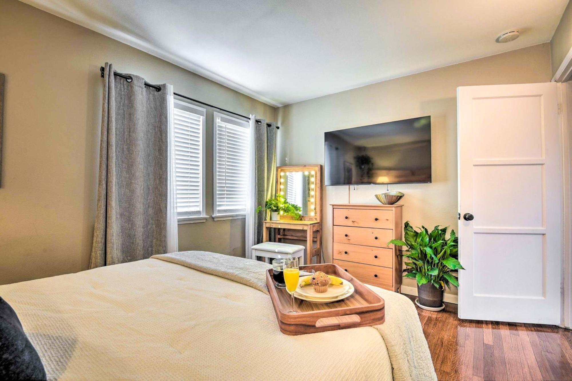 הוילה Stylish And Modern Burbank Gem With Private Yard! מראה חיצוני תמונה